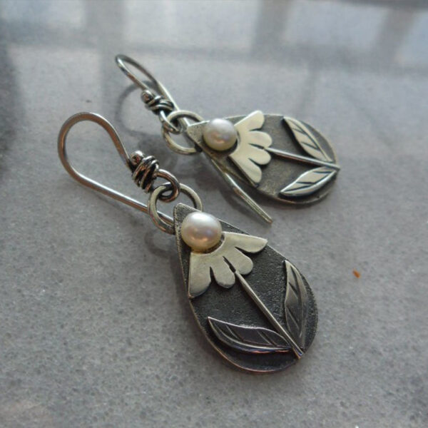 oly-d3d935723b4ca0781d7b42e8e322b2f6 Wholesale Retro Vintage Earrings For Women Silver Alloy Pearl Leaf Design Jewelry Accessory