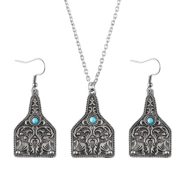 oly-d42a844e947b2770694850e14b3a8744 Wholesale Retro Turquoise Irregular Pendant Necklace Ancient Silver Finish Trendy Fashion Accessory For Daily Wear