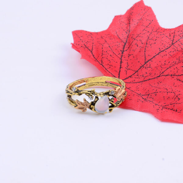 oly-d8465051ffb6ffd602e172423c089df3 Wholesale Vintage Maple Leaf Gold Ring Distressed Finish Women S Fashion Jewelry Accessory For Everyday Wear