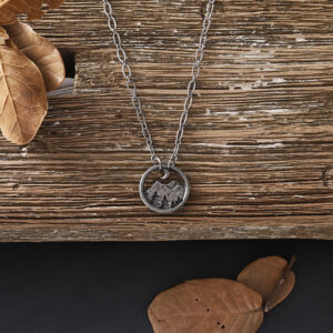 Wholesale Antique Silver Zinc Alloy Mountain Pine Tree Hollow Pendant Necklace Trendy Jewelry Gift For Women