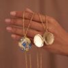 oly-d8948b271ffad90c14eb16f8b7258346 Wholesale Chic Blue Flower Photo Locket Necklace Copper Open Close Pendant With And Iris Print Fashion Jewelry Accessory