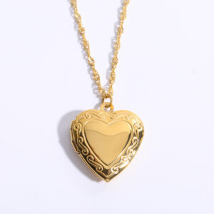 Pattern photo album necklace