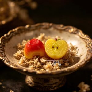 Mini half-cut fruit-yellow apple
