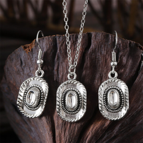Wholesale Trendy American West Cowboy Pendant Necklace For Women Cactus Horseshoe Hat Retro Electroplated Zinc Alloy Jewelry Accessory