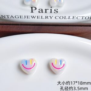 06-white love smiley face / Sold by the piece