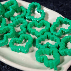 03-love frame-Green / Heart frame 30 * 26mm, inner core 20 * 14mm (sold by piece)