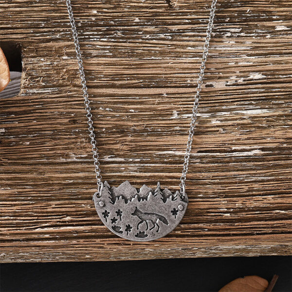 Wholesale Forest Landscape Fox Pendant Necklace Geometric Semicircle Design Antique Silver Zinc Alloy Trendy Jewelry For Women