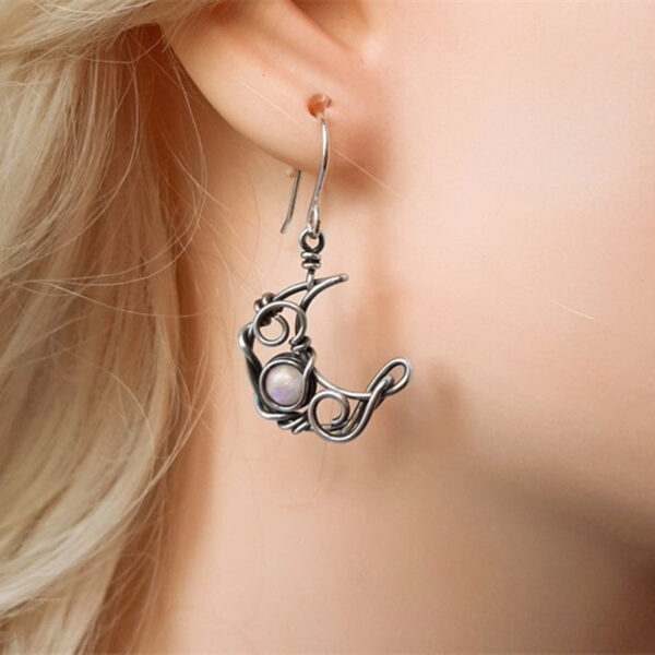 oly-dd35e81041ac45197188cb57a30aa120 Wholesale Bohemian Vintage Sun Moon Earrings Asymmetrical Silver Tone Alloy Jewelry For Party Gift