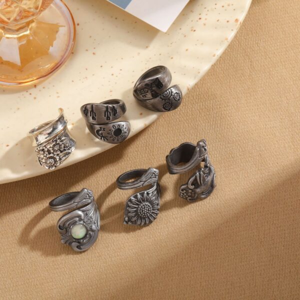 oly-dd9cbed49d2903b969d6e4fb600b8ba0 Wholesale Retro Sunflower Flower Ring Vintage Adjustable Open Ring Zinc Alloy Everyday Jewelry Accessory