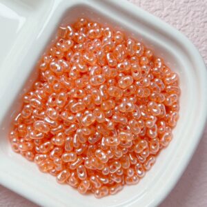 E29-07-Orange / The size is about 4*6.5mm, the aperture is about 1.2mm