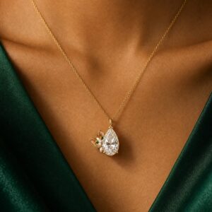 Peeking out a smiling cat teardrop necklace