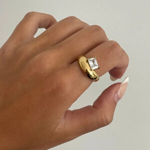 oly-e4f9a81a0bb82bec7e27ed5ac4da314b Wholesale Retro Gemstone Ring For Women Tone Alloy Fashion Jewelry Gift