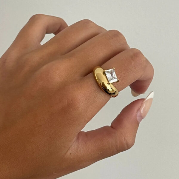 Wholesale Retro Gemstone Ring For Women Tone Alloy Fashion Jewelry Gift