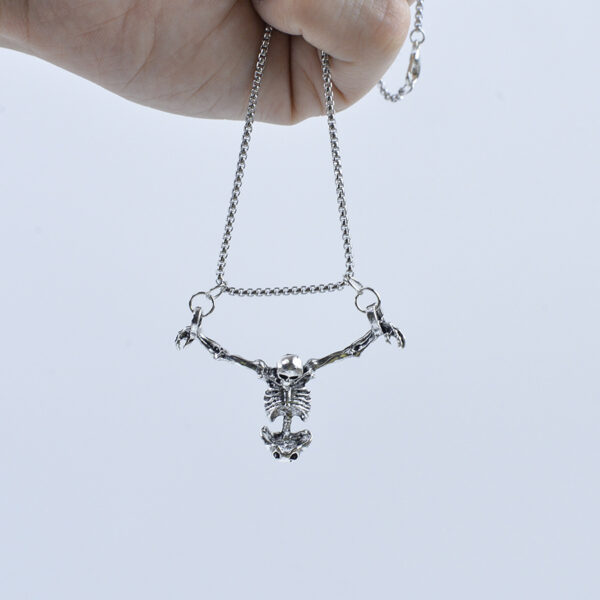 oly-e566dc96a3bde3e6d0295c0d708d615f Wholesale Antique Silver Skull Pendant Necklace Gothic Halloween Style Punk Jewelry Accessory For Gift Boutique Resale