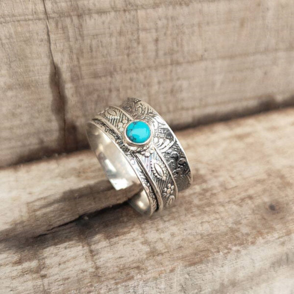 Wholesale Antique Finish Silver Tone Alloy Bohemian Vintage Embossed Turquoise Ring For Men And Women