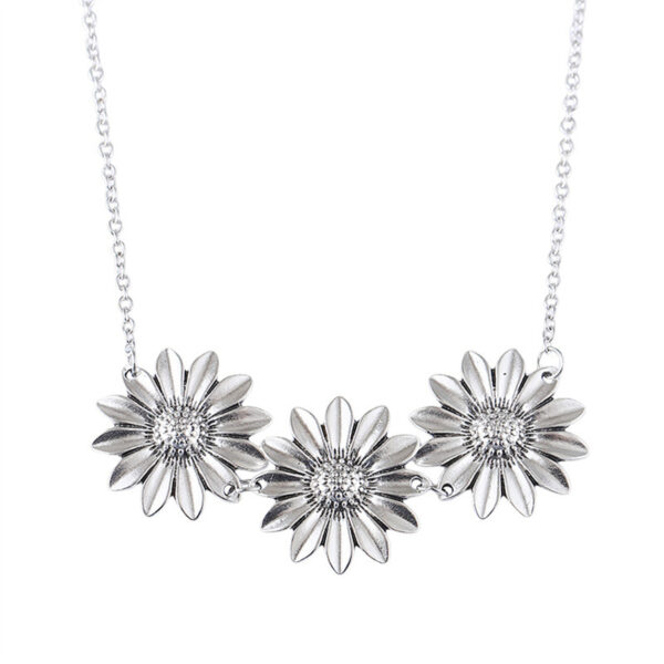 oly-e6e771f7f8db80e8b5b4891916c843bc Wholesale Bohemian Sunflower Pendant Necklace Ancient Silver Zinc Alloy Boutique Resale
