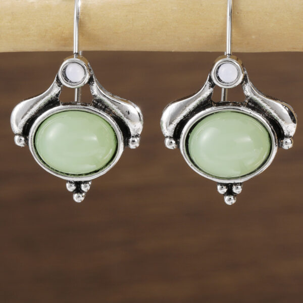 Wholesale Retro Bohemian Oval Green Synthetic Gemstone Pendant Earrings Silver Tone For Party Wear Fashion Accessory