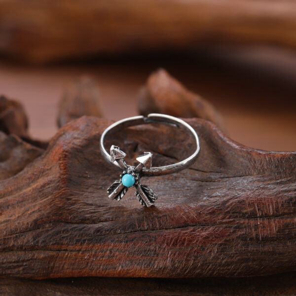 oly-e8bfbee6ee47ae3995b513659aa4751f Wholesale Zinc Alloy Arrow Ring With Turquoise Antique Silver Finish Unisex Bohemian Trendy Jewelry Accessory