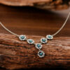 Wholesale Retro Turquoise Small Flower Pendant Collarbone Necklace Zinc Alloy Electroplated Chic Fashion Accessory