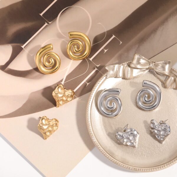 oly-e9a9c94ba3ad7f4a89ed24b6b14f011a Wholesale Stylish Stainless Steel Mirror Heart Earrings Fashion Jewelry Accessory For Everyday Wear