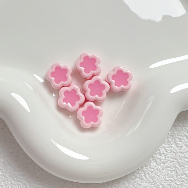 oly-ebeab14c7232764a0a2df4120c5d092f Wholesale Cute Acrylic Flower Spacer Beads for DIY Jewelry Making Bracelet Phone Chain Fashion Accessory Gift Resale