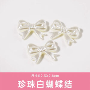 13-bow Pearl White