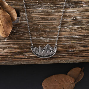 oly-edd48424c1e70920f5c04ec39558782e Wholesale Irregular Mountain Pendant Necklace Antique Silver Geometric Semi Circle Jewelry Gift