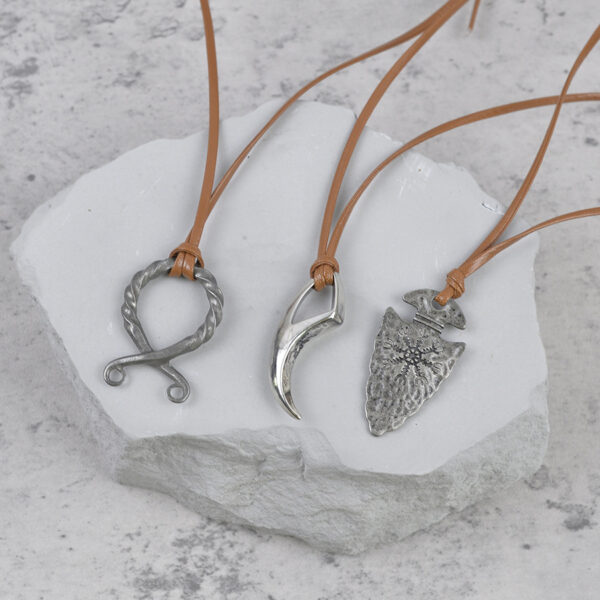 Wholesale Retro Nordic Pendant Necklace Geometric Alloy Chic Jewelry Accessory For Everyday And Boutique Resale
