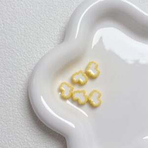 04-light yellow / Size about 11*13mm