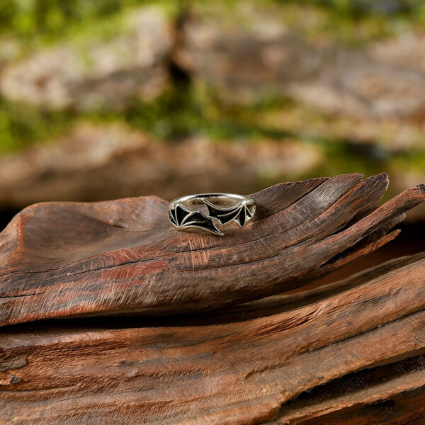oly-f179434a7c5798b8c8300d6b7933d1b1 Wholesale Antique Silver Bat Wing Ring Trendy Devil Wings Design Unisex Jewelry Accessory Everyday Wear Gift