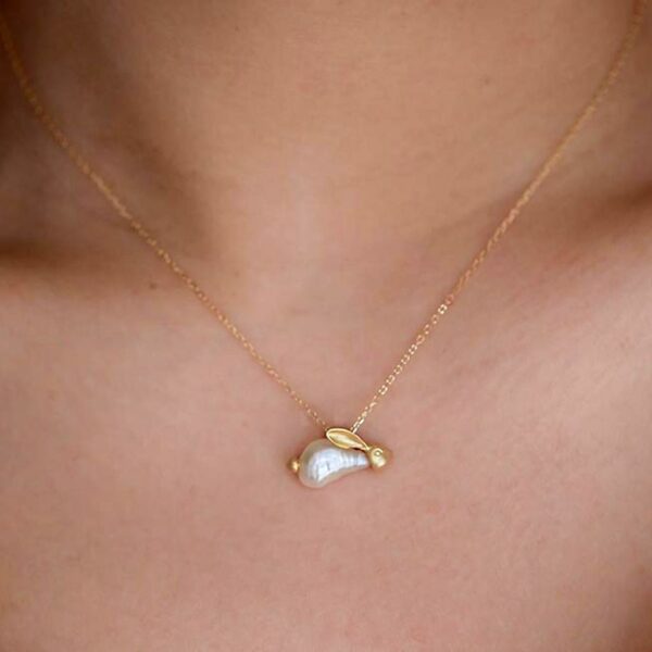 Wholesale Tropical Fish Pendant Necklace Blue Zircon Oil Drop Design Fashion Jewelry Accessory Gift