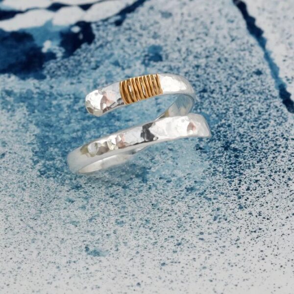 oly-f1d377959e5b3565c36e53753f9bd4ea Wholesale Retro Bohemian Two Tone Hammered Open Ring For Women Adjustable Zinc Alloy Jewelry Accessory