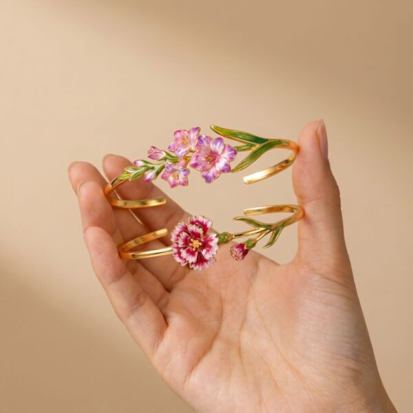 oly-f29a07cb8d7ff70440c8b4136f0df3f0 Wholesale Stainless Steel Electroplated Flower Open Bracelet Pink Carnation Design Everyday Jewelry Accessory