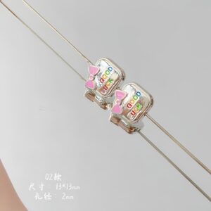 02-bow tie square / Sold by the piece