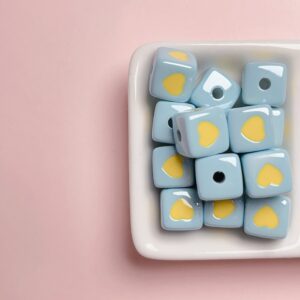 14-painted yellow and blue squares / Size about 12*12mm, aperture about 3mm