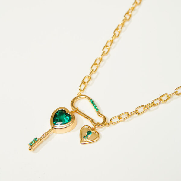 oly-f869eb29522b016069845db631ad8c8e Wholesale Stylish Heart Key Pendant Necklace Copper Material Diamond Inlay Process Tone Copper With Zircon Fashion Jewelry Gift