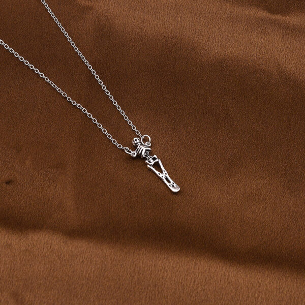 oly-fb8b1e4e18f784aef2bc154fde1b0c6f Wholesale Zinc Alloy Antique Silver Skeleton Pendant Necklace Halloween Gothic Fashion Accessory