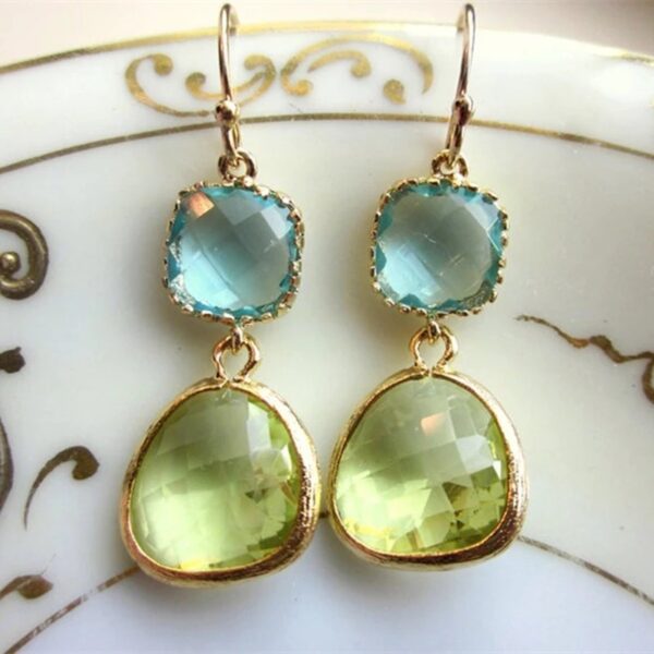 Wholesale Retro Irregular Blue Green Resin Zinc Alloy Earrings Trendy Fashion Accessory For Gift And Boutique Resale