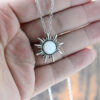 Wholesale Antique Silver Sunflower Pendant Necklace Moonstone Clavicle Chain Vintage Chic Fashion Accessory For Women Boutique Resale