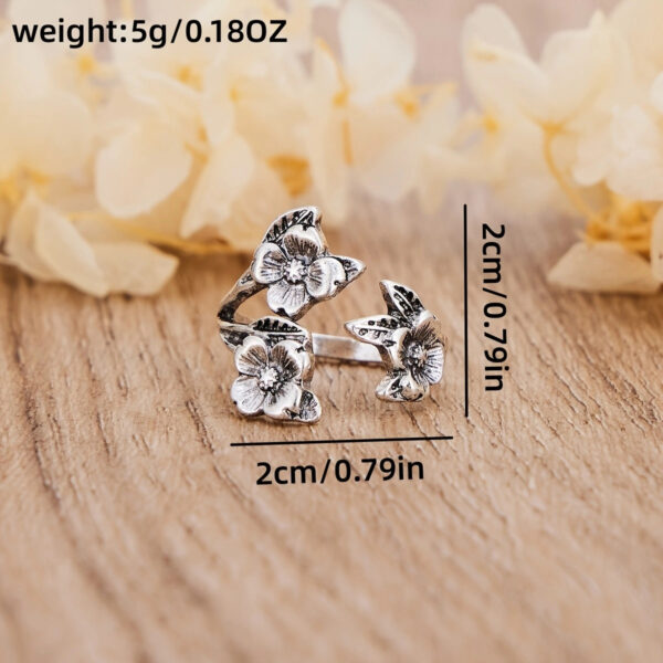 oly-fdb438fadb473a2e25ea37b06139283f Wholesale Vintage Flower Open Ring Adjustable Silver Alloy Jewelry Accessory Gift For Women